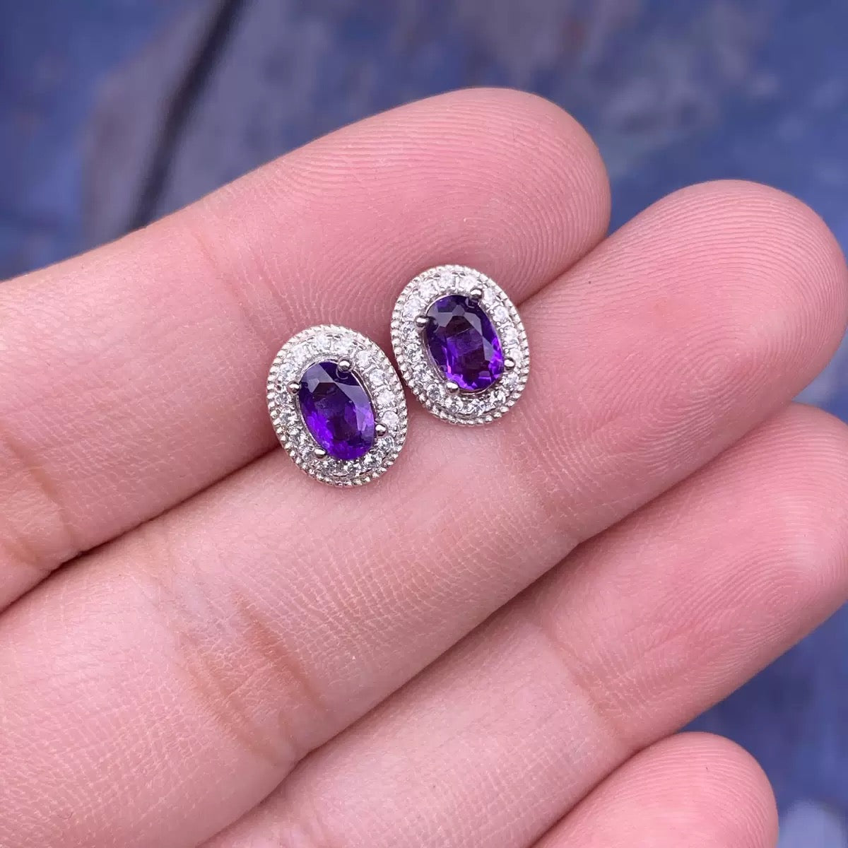 Amethyst crystal stud earrings, S925 silver inlaid with full diamonds, exquisite, suitable for daily wear, light and fresh, crystal clear