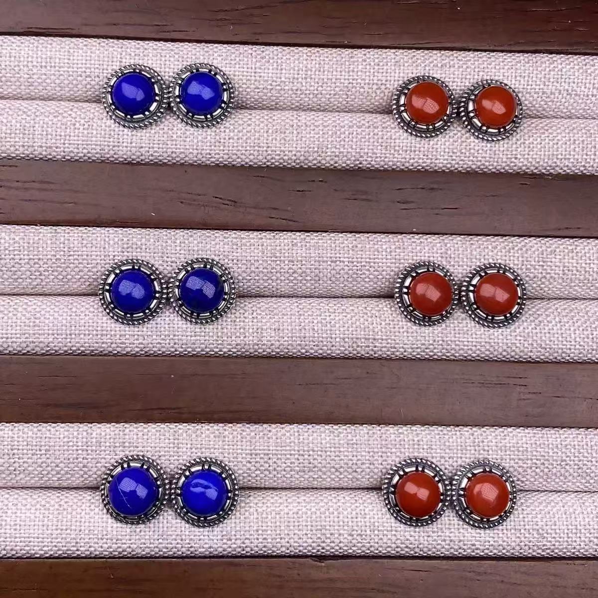 Lapis lazuli and Nanhong stud earrings with S925 silver inlay, simple, retro, and fashionable, suitable for office ladies, colorful gemstone earrings for daily use