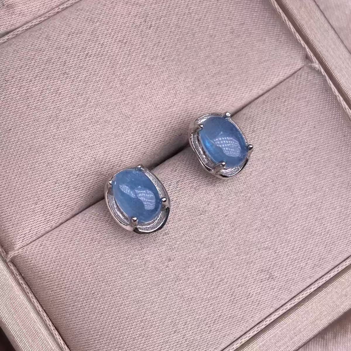 S925 silver-inlaid blue aquamarine stud earrings, simple, casual, fresh, elegant, suitable for daily wear