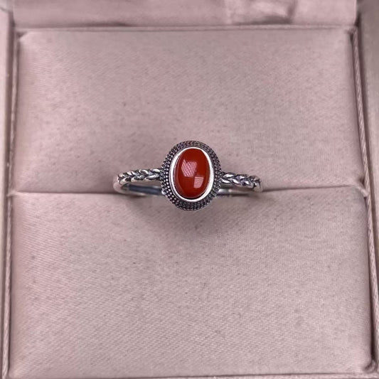 Carnelian ring with s925 silver inlay, vintage-style, simple edge, elegant, fresh, suitable for daily wear, a versatile accessory for women