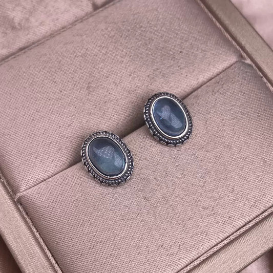 Aquamarine stud earrings with S925 silver inlay, vintage-style silver jewelry, simple and elegant for women, colorful gemstone crystal earrings, fashionable