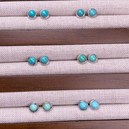 Raw ore green turquoise stud earrings with s925 silver inlay, round, everyday, feminine, versatile turquoise ear accessories, no mine pit