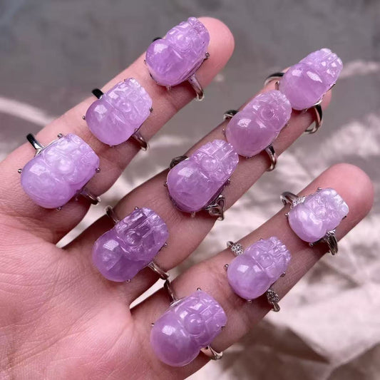 The purple kunzite ring made of s925 silver, featuring a variety of novel styles, is a flawless piece of jewelry for women