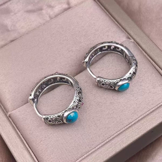 Turquoise  earrings with S925 silver inlay, retro and exquisite, new Chinese-style green turquoise ear clip, fashionable and individual ear accessories from Hubei